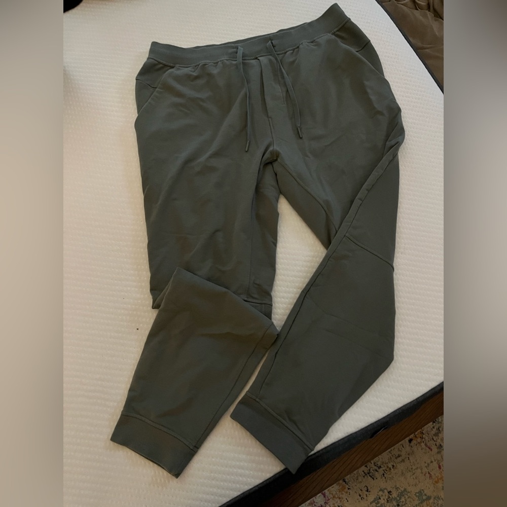 Lululemon Sage Green Sweatpants/Joggers, XL